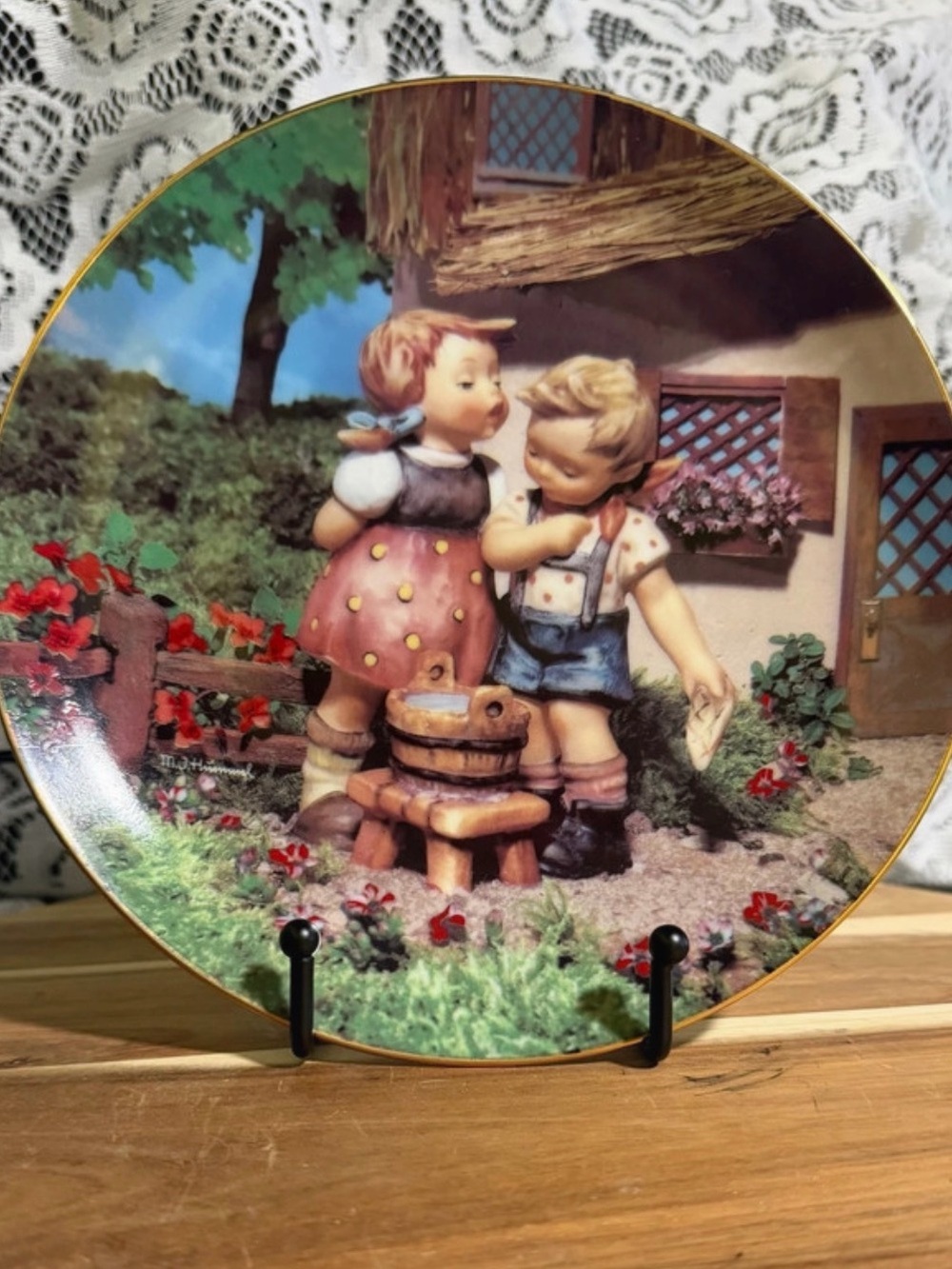 Decorative 8” Hummel Plate “Squeaky Clean”